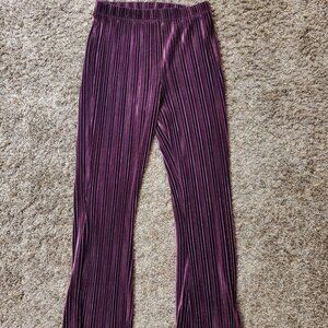 These Women's Wild Fable Purple Flared Pants in size M feature an elastic waist